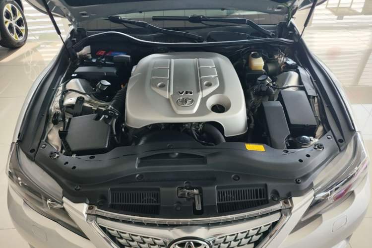 Used Toyota Reiz 2010 2.5S Fashion Elite Edition Engine Bay