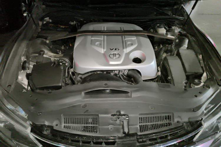 Used Toyota Reiz 2010 2.5V Fengdu Elite Edition Engine Bay