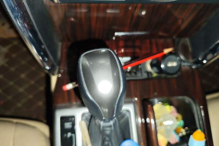 Used Toyota Reiz 2010 2.5V Fengdu Elite Edition Gear Lever