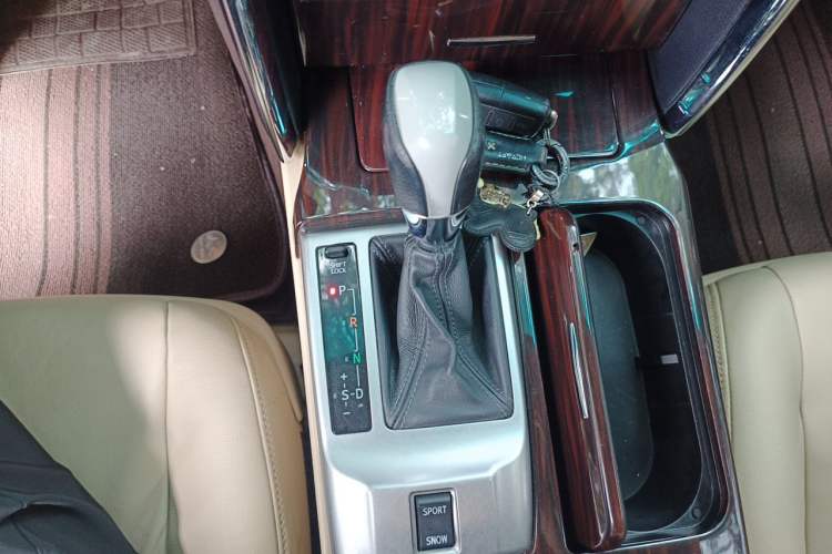 Used Toyota Reiz 2010 2.5V Fengdu Elite Edition Gear Lever