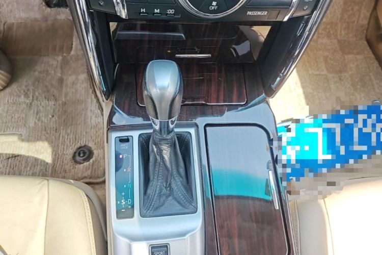 Used Toyota Reiz 2010 2.5V Fengdu Elite Edition Gear Lever