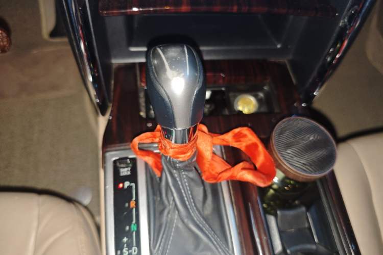 Used Toyota Reiz 2010 2.5V Fengdu Elite Edition Gear Lever