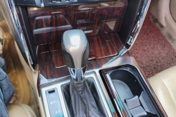Used Toyota Reiz 2010 2.5V Fengdu Elite Edition Gear Lever