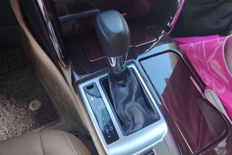 Used Toyota Reiz 2010 2.5S Fengdu Jinghua Edition Gear Lever