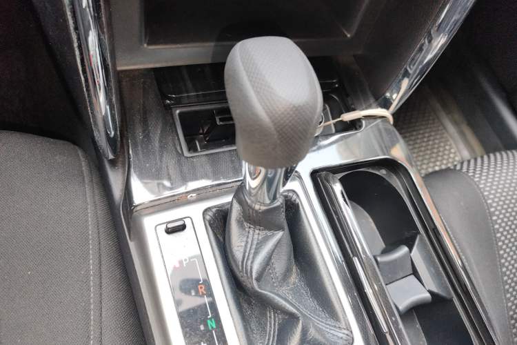 Used Toyota Reiz 2010 2.5S Fengdu Jinghua Edition Gear Lever