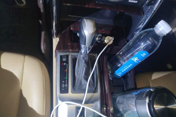Used Toyota Reiz 2010 2.5S Fashion Elite Edition Gear Lever