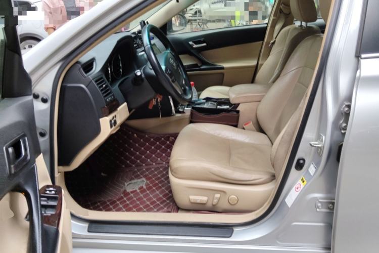 Used Toyota Reiz 2010 2.5V Fengdu Elite Edition Left Front Seat