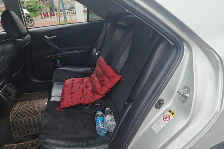 Used Toyota Reiz 2010 2.5V Fashion Elite Edition Left Rear Seat