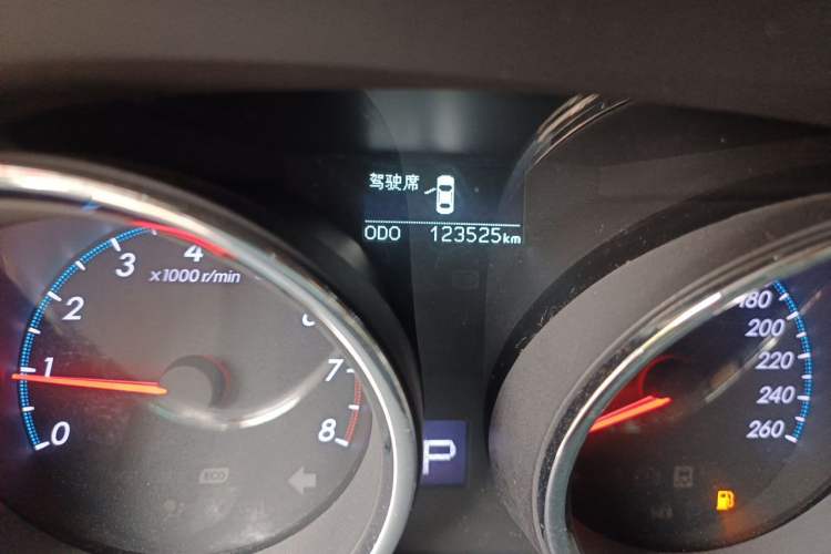Used Toyota Reiz 2010 2.5V Fengdu Elite Edition Odometer Close Up