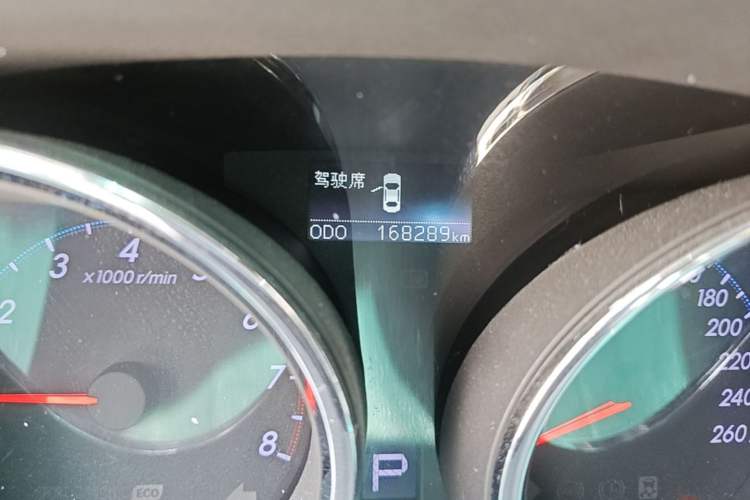 Used Toyota Reiz 2010 2.5V Fengdu Elite Edition Odometer Close Up