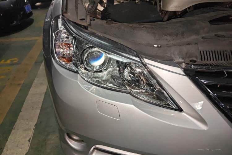 Used Toyota Reiz 2010 2.5V Fengdu Elite Edition Right Front Headlight