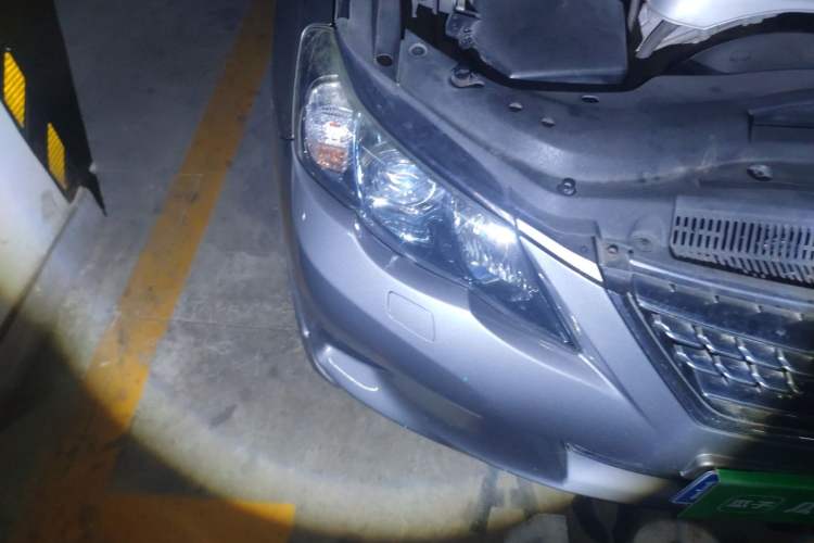 Used Toyota Reiz 2010 2.5S Fashion Elite Edition Right Front Headlight
