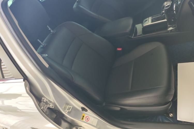 Used Toyota Reiz 2010 2.5S Fashion Elite Edition Right Front Seat