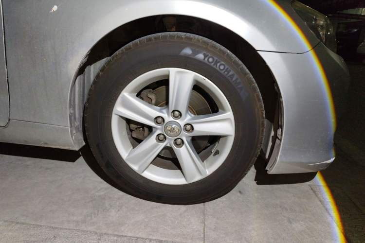 Used Toyota Reiz 2010 2.5V Fengdu Elite Edition Right Front Wheel Hub