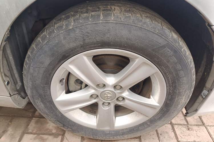 Used Toyota Reiz 2010 2.5V Fengdu Elite Edition Right Front Wheel Hub