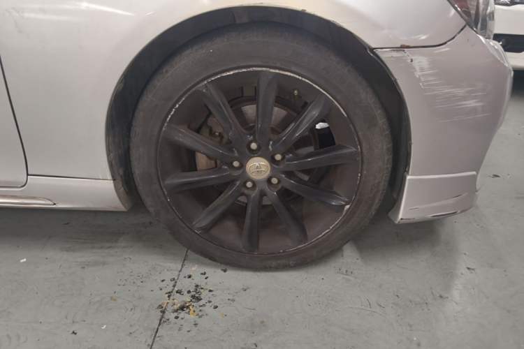 Used Toyota Reiz 2010 2.5V Fashion Elite Edition Right Front Wheel Hub