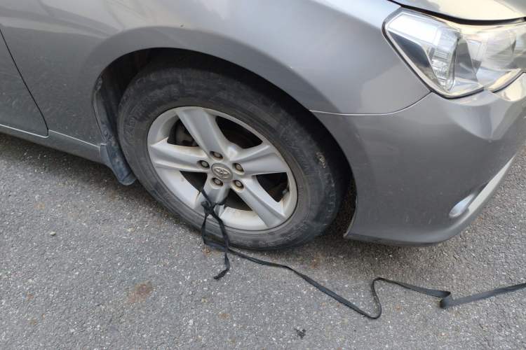 Used Toyota Reiz 2010 2.5V Fengdu Elite Edition Right Front Wheel Hub