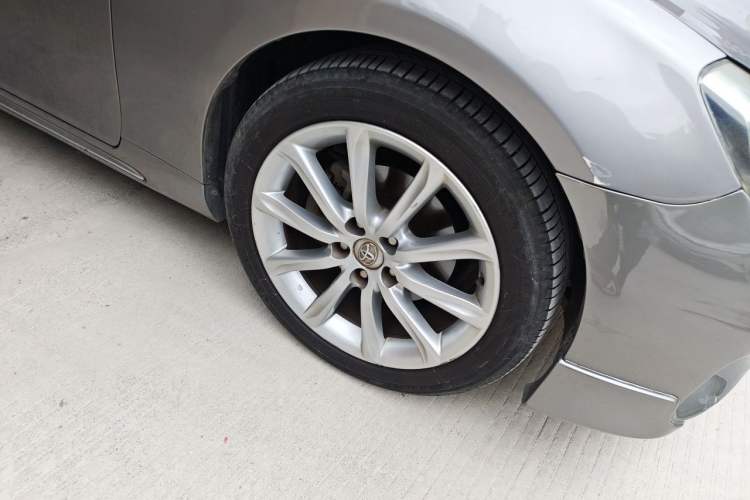 Used Toyota Reiz 2010 2.5V Fashion Elite Edition Right Front Wheel Hub