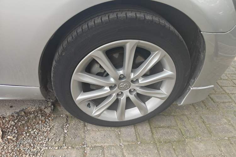 Used Toyota Reiz 2010 2.5V Fashion Elite Edition Right Front Wheel Hub
