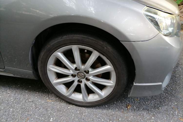 Used Toyota Reiz 2010 2.5V Fashion Elite Edition Right Front Wheel Hub
