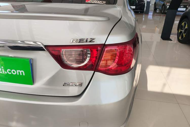 Used Toyota Reiz 2010 2.5S Fashion Elite Edition Right Rear Taillight
