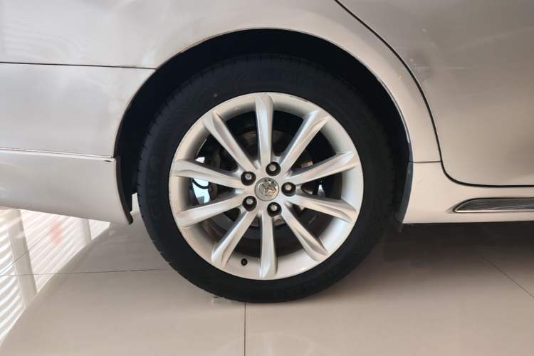 Used Toyota Reiz 2010 2.5S Fashion Elite Edition Right Rear Wheel Hub
