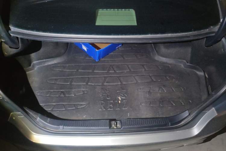Used Toyota Reiz 2010 2.5S Fashion Elite Edition Trunk