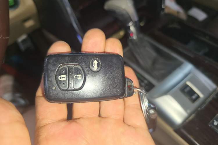 Used Toyota Reiz 2010 2.5V Fashion Elite Edition Vehicle Key