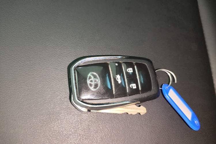 Used Toyota Reiz 2010 2.5S Fashion Elite Edition Vehicle Key