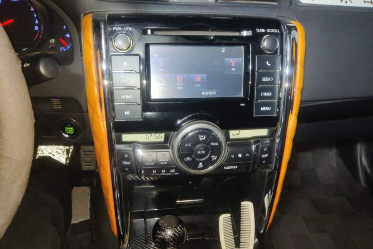 Used Toyota Reiz 2010 2.5V Fashion Elite Edition Audio And AC Panel