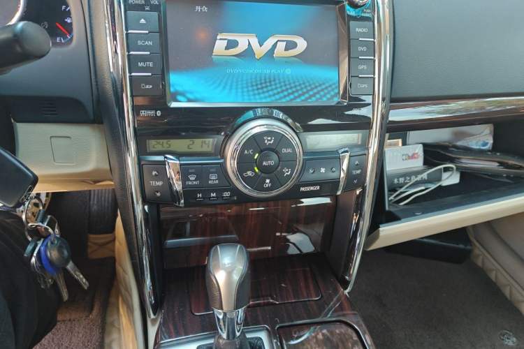 Used Toyota Reiz 2010 2.5V Fengdu Elite Edition Audio And AC Panel