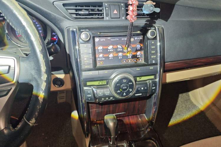 Used Toyota Reiz 2010 2.5V Fengdu Elite Edition Audio And AC Panel
