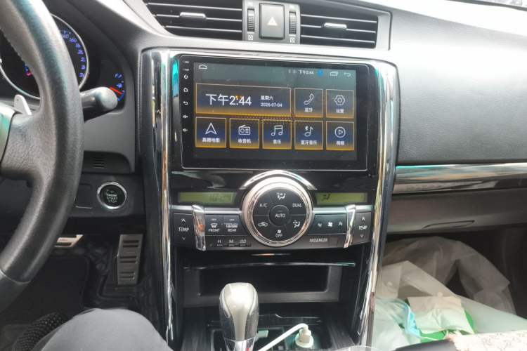 Used Toyota Reiz 2010 2.5V Fashion Elite Edition Audio And AC Panel