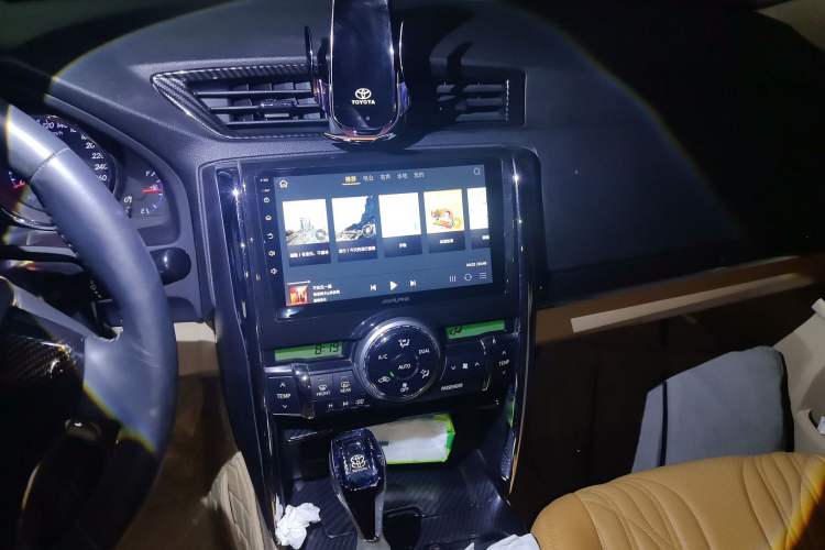 Used Toyota Reiz 2010 2.5V Fengdu Elite Edition Audio And AC Panel