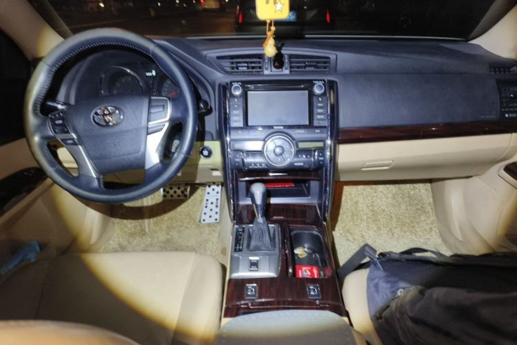 Used Toyota Reiz 2010 2.5V Fengdu Elite Edition Center Console