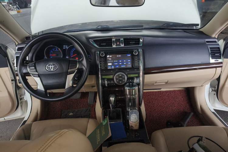 Used Toyota Reiz 2010 2.5V Fengdu Elite Edition Center Console