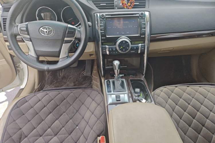 Used Toyota Reiz 2010 2.5V Fengdu Elite Edition Center Console