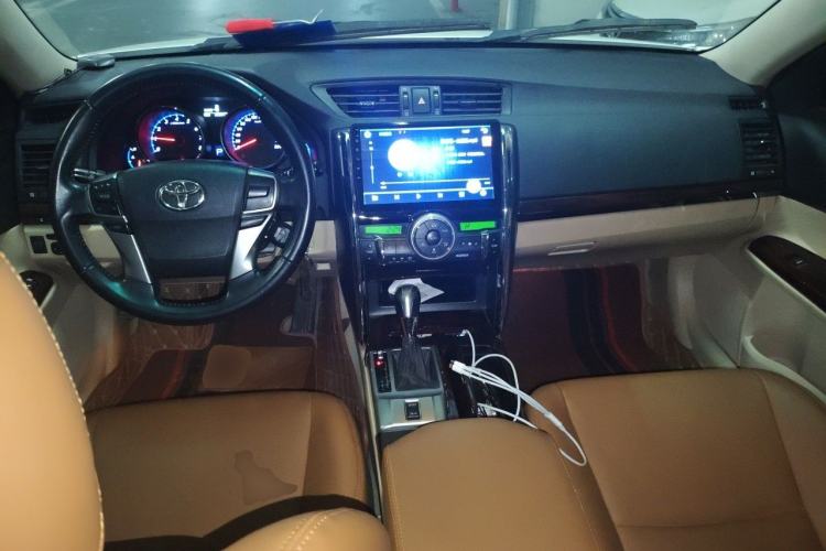 Used Toyota Reiz 2010 2.5V Fengdu Elite Edition Center Console