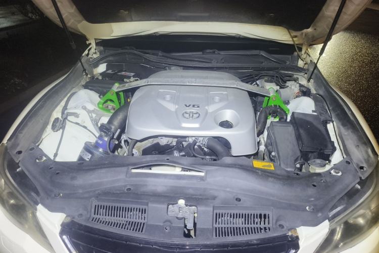 Used Toyota Reiz 2010 2.5V Fengdu Elite Edition Engine Bay