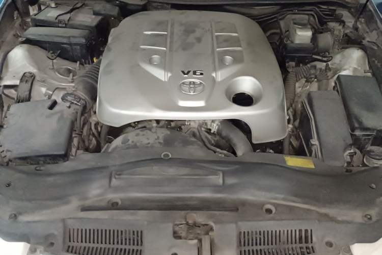 Used Toyota Reiz 2010 2.5V Fengdu Elite Edition Engine Bay