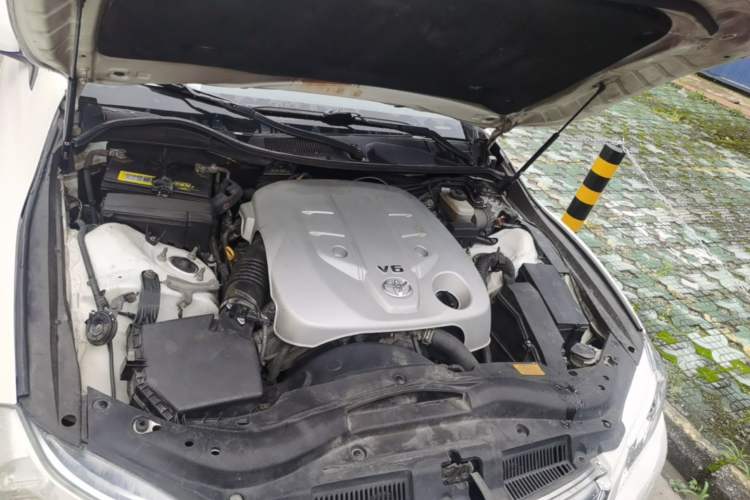 Used Toyota Reiz 2010 2.5V Fengdu Elite Edition Engine Bay