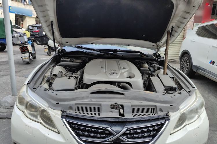 Used Toyota Reiz 2010 2.5V Fengdu Elite Edition Engine Bay