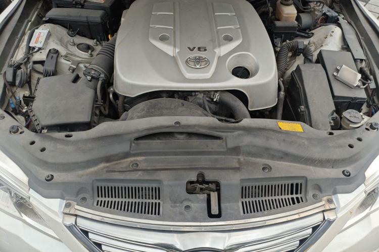 Used Toyota Reiz 2010 2.5V Fengdu Elite Edition Engine Bay