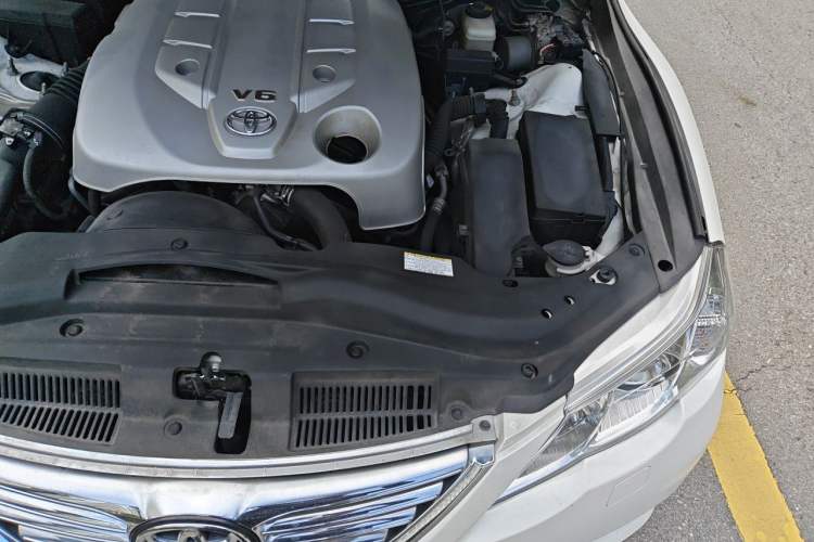 Used Toyota Reiz 2010 2.5V Fengdu Elite Edition Engine Bay Left