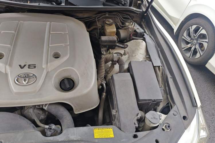 Used Toyota Reiz 2010 2.5V Fengdu Elite Edition Engine Bay Left