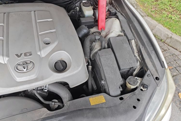 Used Toyota Reiz 2010 2.5V Fengdu Elite Edition Engine Bay Left