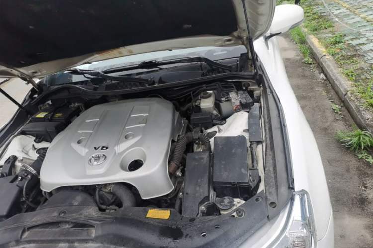 Used Toyota Reiz 2010 2.5V Fengdu Elite Edition Engine Bay Left