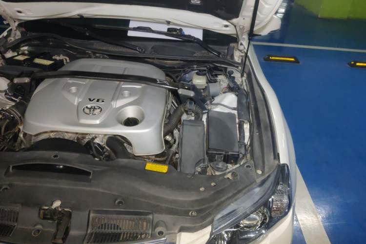 Used Toyota Reiz 2010 2.5V Fashion Elite Edition Engine Bay Left