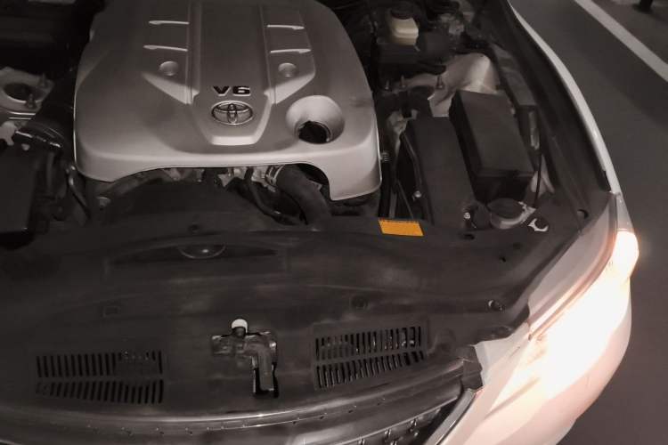 Used Toyota Reiz 2010 2.5V Fengdu Elite Edition Engine Bay Left