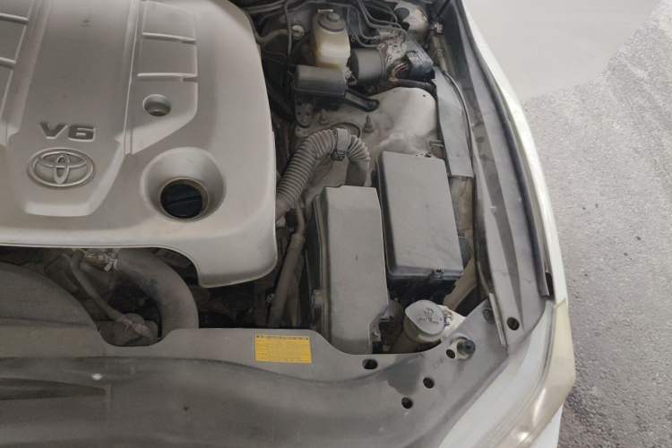 Used Toyota Reiz 2010 2.5V Fengdu Elite Edition Engine Bay Left